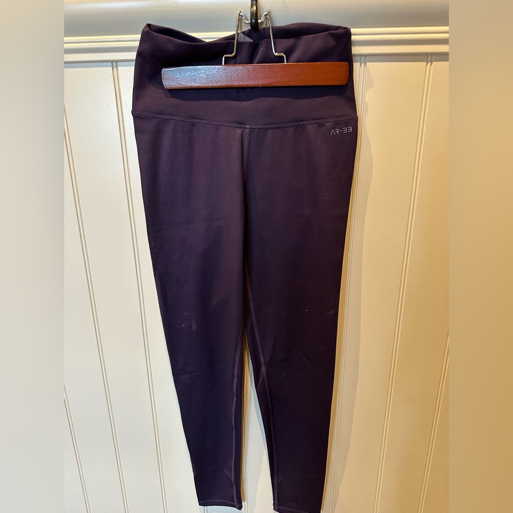 AR-33 Ladies Women’s Size Small Plum Purple Leggings Yoga Pants Wide Wai…